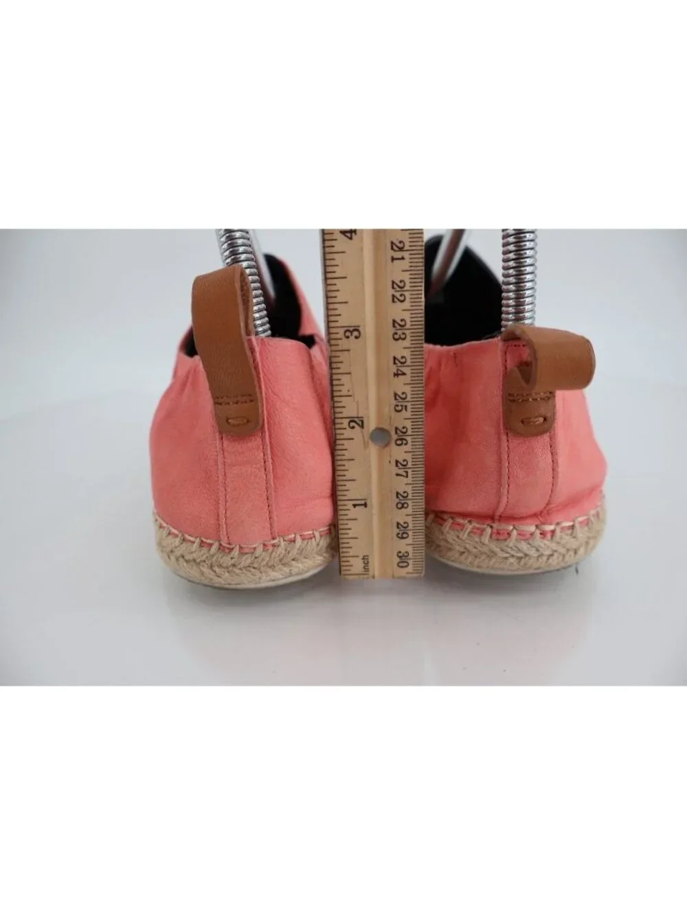 Gentle Souls Lizzy A-Line Espadrille Flats Shoes Womens Size 7.5 Coral Leather